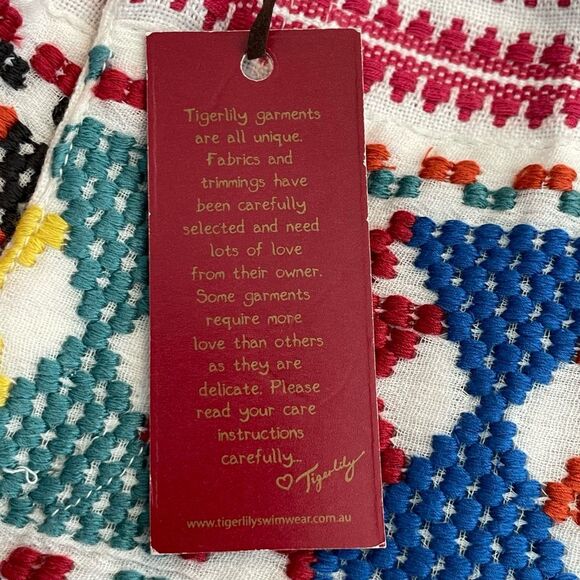 Tigerlily Embroidered Uluaki Shorts Red White Blue Yellow Weave Knit Mid-Rise 4 - Picture 10 of 13